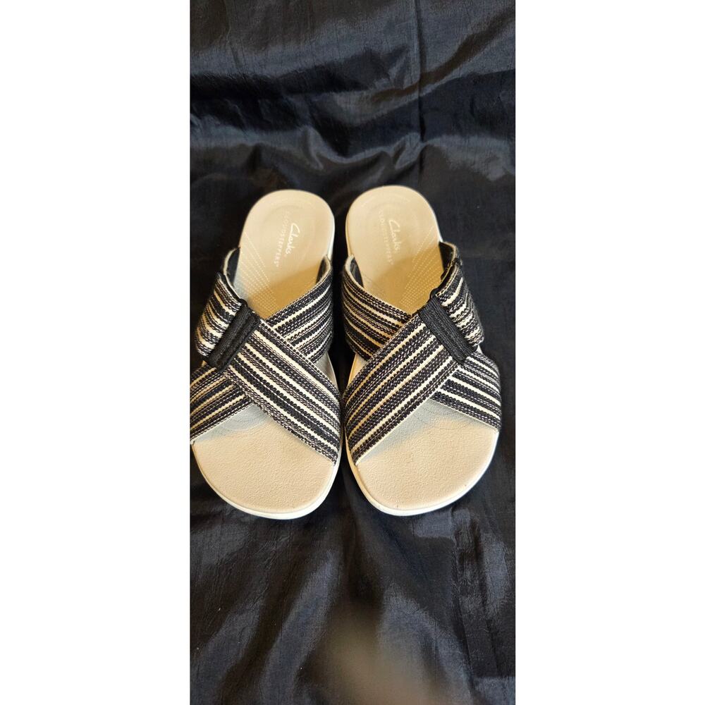 Cloud Steppers Sandals Elastic Straps Clarks